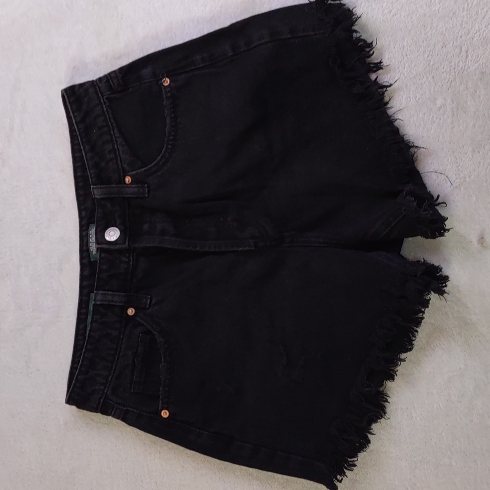Wild fable size 6, black distressed jean shorts.